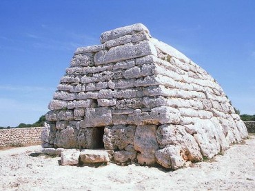 Naveta de Es Tudons Minorca